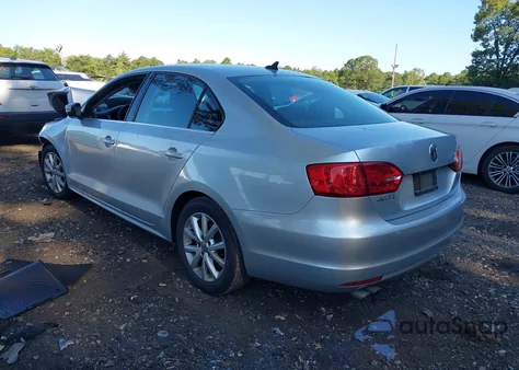 2014 Volkswagen Jetta Se z USA, uszkodzony, nr VIN 3VWD17AJ2EM421573